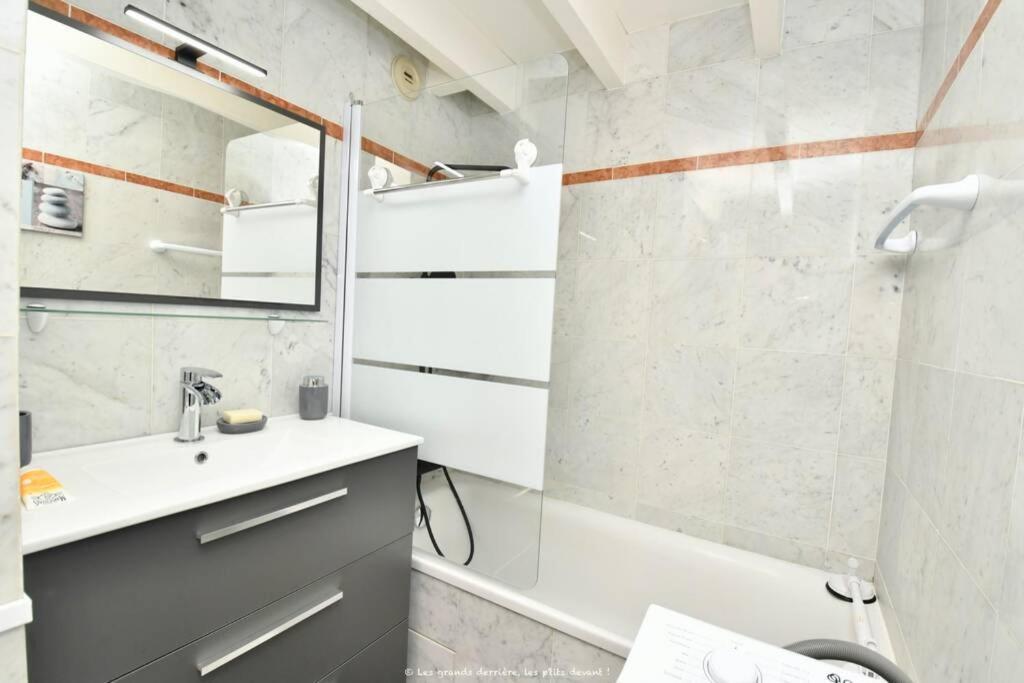 La Mezzanine Apt 5 Pers Classe 3 Etoiles, Royan- Centre 300 M Plage Foncillon Екстер'єр фото
